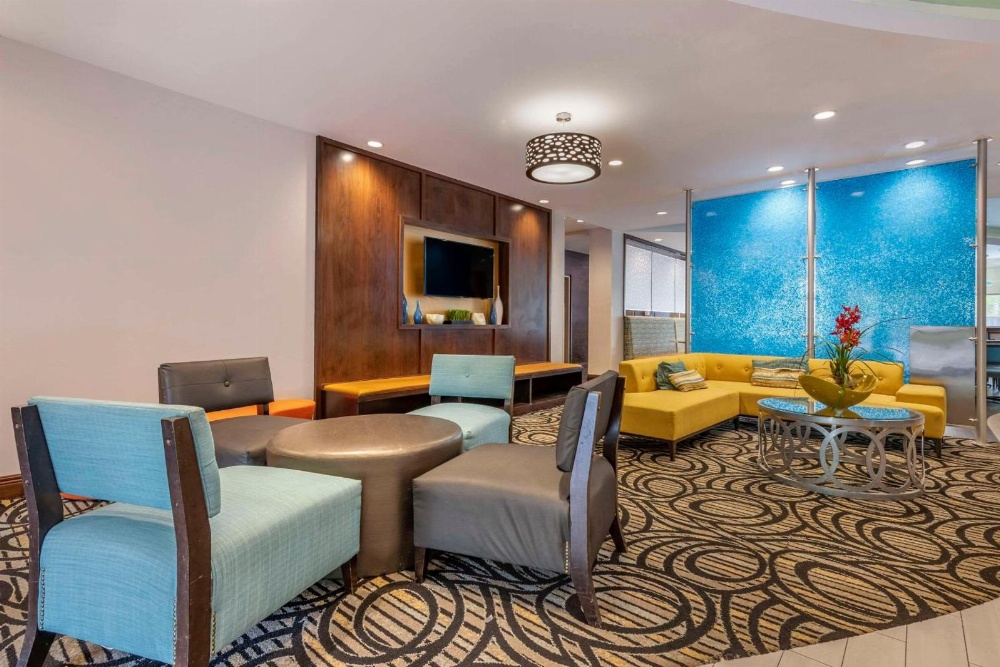 Comfort Suites Fort Lauderdale Airport South & Cruise Port
