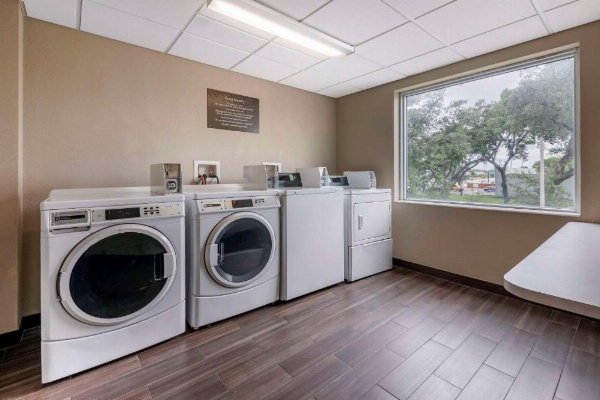 Comfort Suites Fort Lauderdale Airport South & Cruise Port image 20